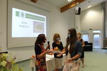 Utrinek s slovesne podelitve spričeval maturantom poklicne mature